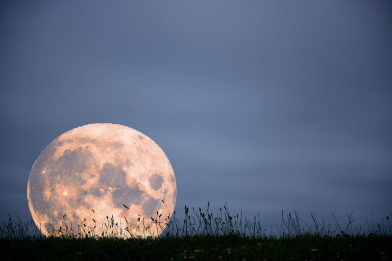 Qué significa soñar con una luna llena gigante